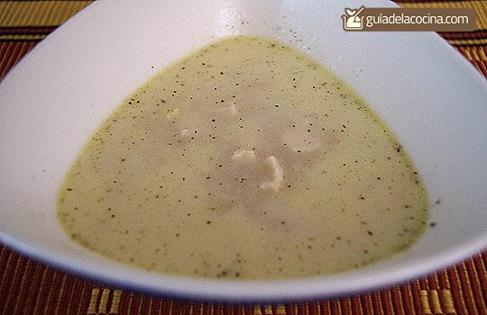 Sopa tailandesa de pollo