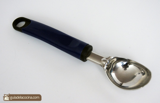Una Cuchara para helado es un instrumento formado por un mango que termina ...